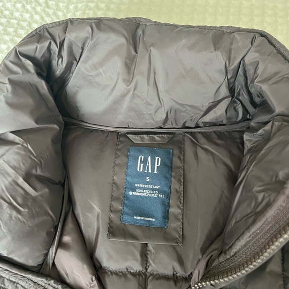 Gap Vest - Picture 2 of 2